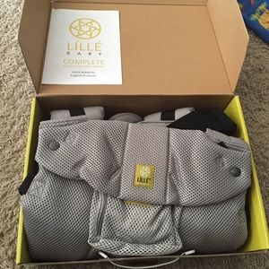 Lillebaby Complete 6 in 1 carrier.